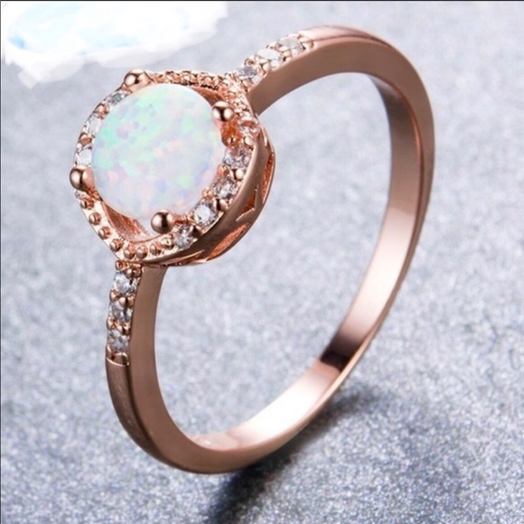 STUNNING dainty round cut rose gold fire opal ring - Picture 4 of 5